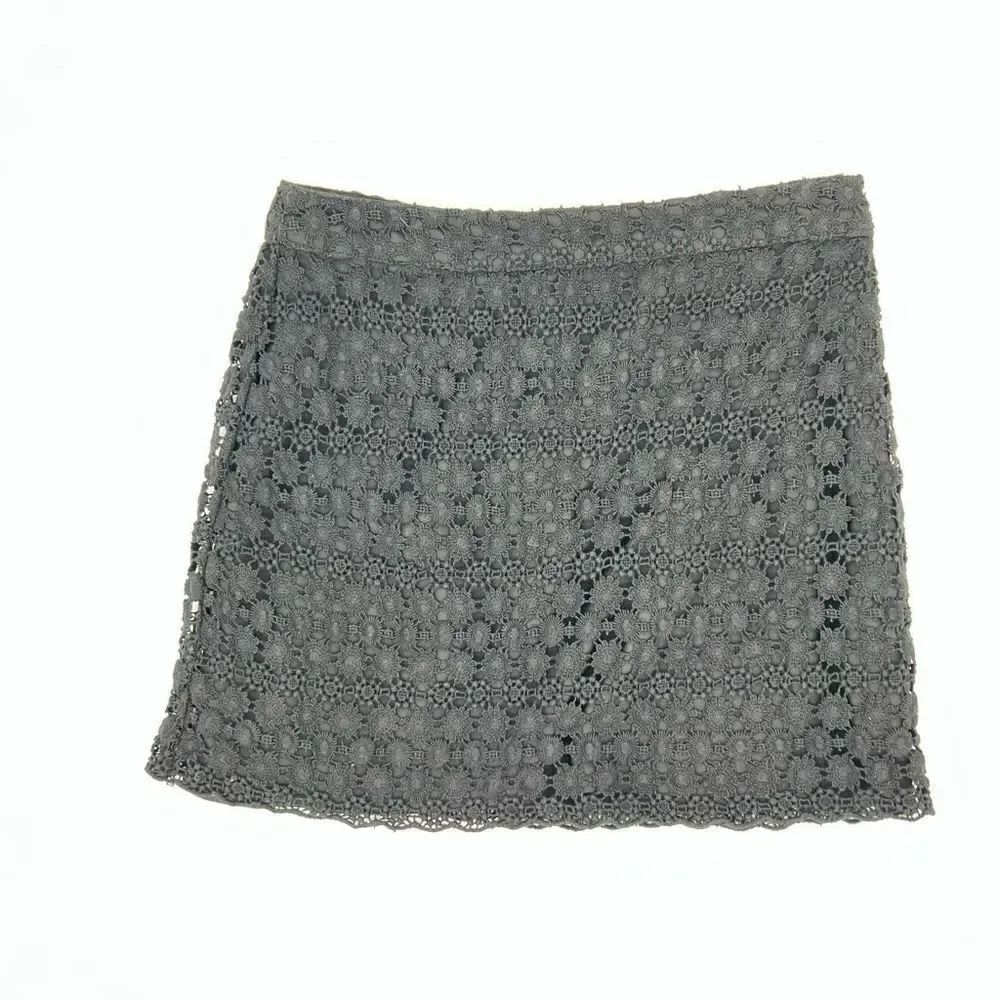 H&M Pencil Skirt Black Eyelet Lace Lined  Size 8 Straight Short Skirt, Zip Cute